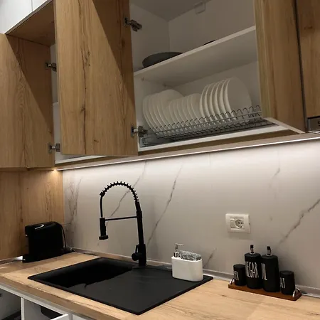 Arjola Cozy Apartament *