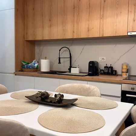 Arjola Cozy Apartmán *